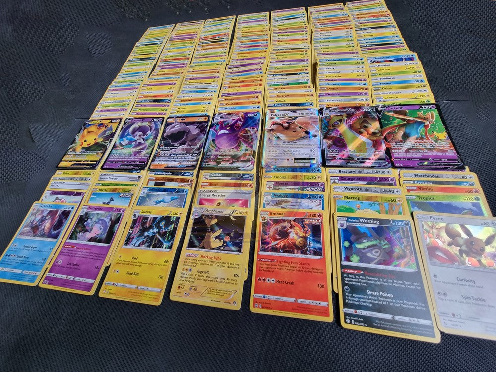 200 Cards Power Bundle | 2x Ultra Rare V | 24x Rare/Holo/Shiny image 4